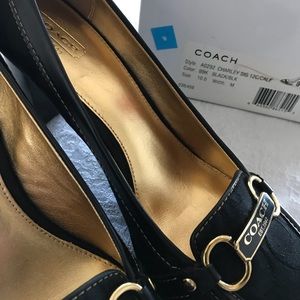 Coach pumps